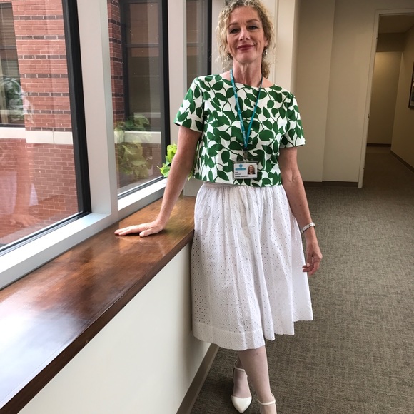 Meet your Posher, Diana - Picture 2 of 4